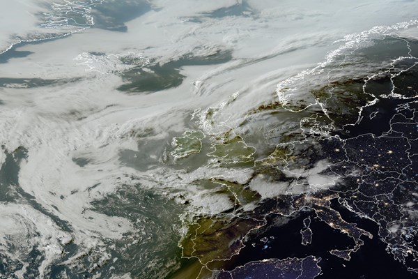 Latest EUMETSAT GeoColour satellite image of the UK and Europe