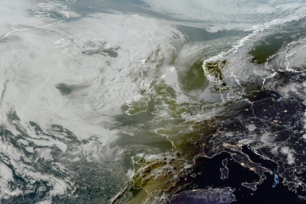 Latest EUMETSAT GeoColour satellite image of the UK and Europe