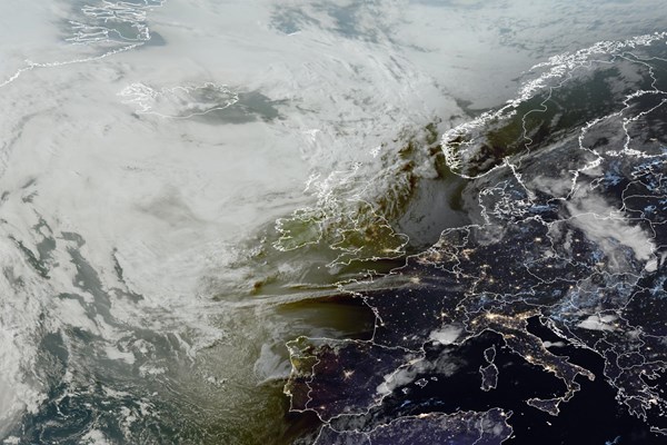 Latest EUMETSAT GeoColour satellite image of the UK and Europe