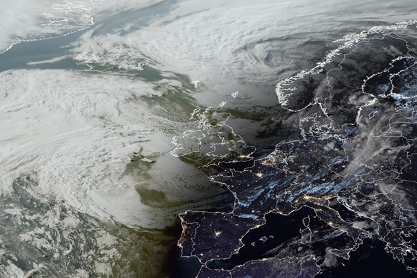 Latest EUMETSAT GeoColour satellite image of the UK and Europe
