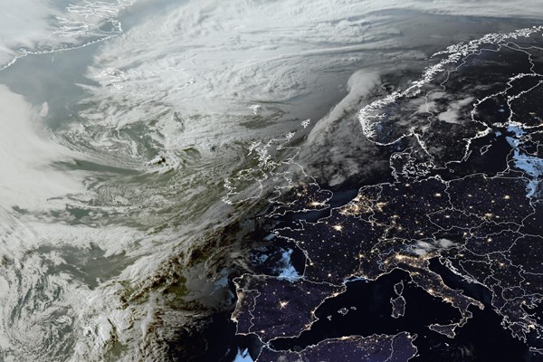 Latest EUMETSAT GeoColour satellite image of the UK and Europe