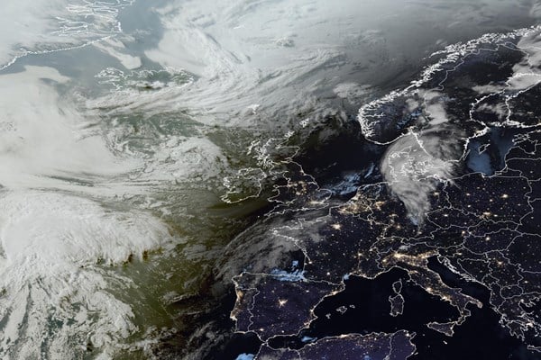 Latest EUMETSAT GeoColour satellite image of the UK and Europe