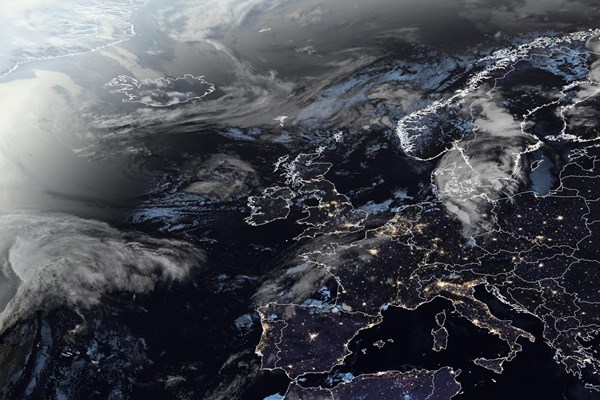 Latest EUMETSAT GeoColour satellite image of the UK and Europe