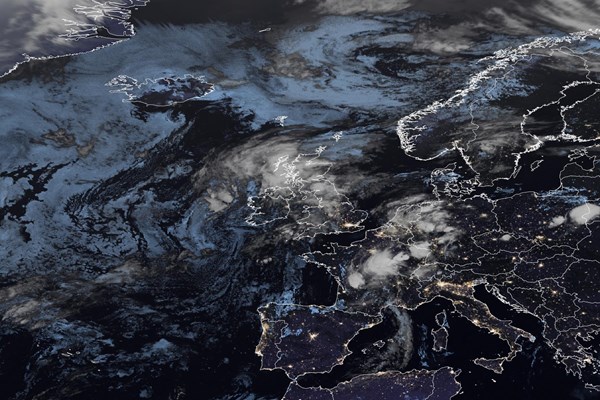 Latest EUMETSAT GeoColour satellite image of the UK and Europe