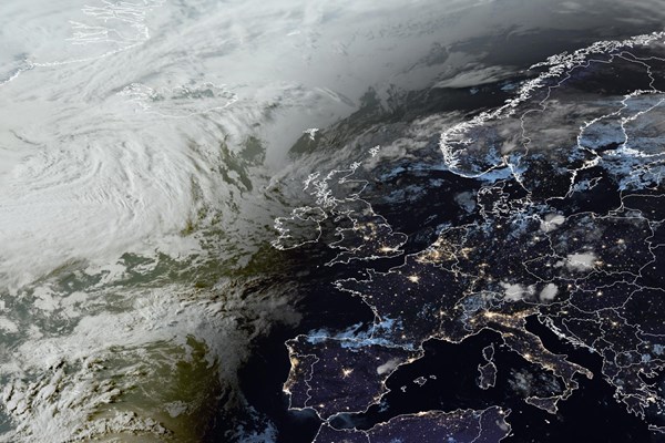 Latest EUMETSAT GeoColour satellite image of the UK and Europe