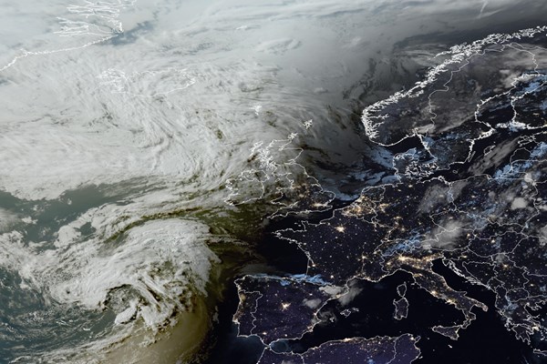 Latest EUMETSAT GeoColour satellite image of the UK and Europe
