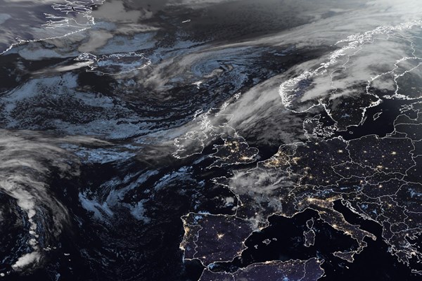 Latest EUMETSAT GeoColour satellite image of the UK and Europe
