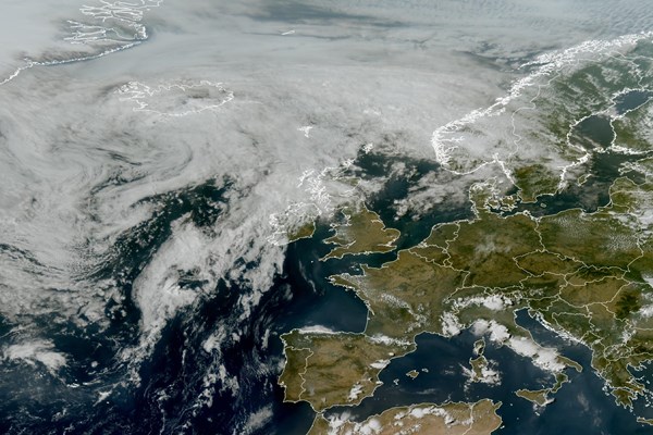 Latest EUMETSAT GeoColour satellite image of the UK and Europe