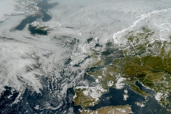 Latest EUMETSAT GeoColour satellite image of the UK and Europe