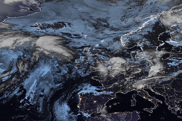 Latest EUMETSAT GeoColour satellite image of the UK and Europe