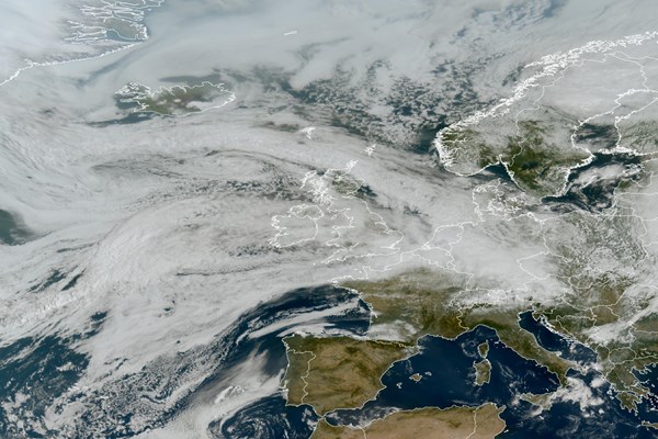 Latest EUMETSAT GeoColour satellite image of the UK and Europe