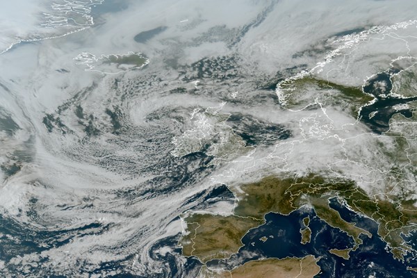 Latest EUMETSAT GeoColour satellite image of the UK and Europe