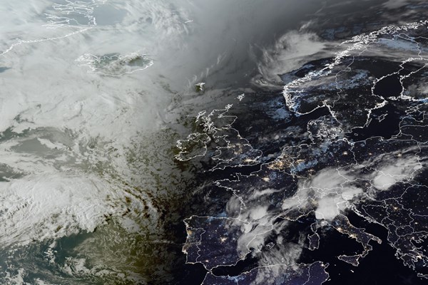 Latest EUMETSAT GeoColour satellite image of the UK and Europe