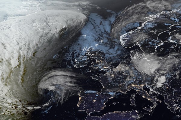 Latest EUMETSAT GeoColour satellite image of the UK and Europe