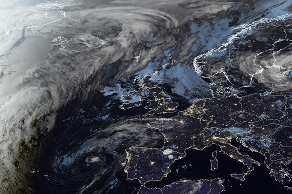 Latest EUMETSAT GeoColour satellite image of the UK and Europe