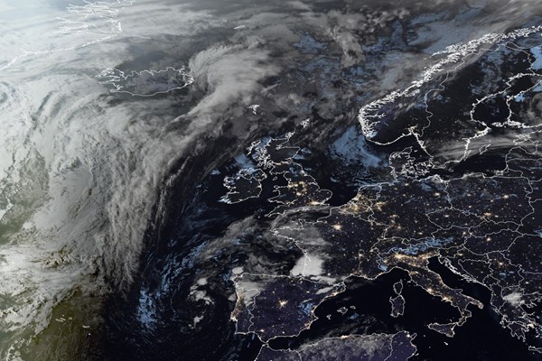 Latest EUMETSAT GeoColour satellite image of the UK and Europe
