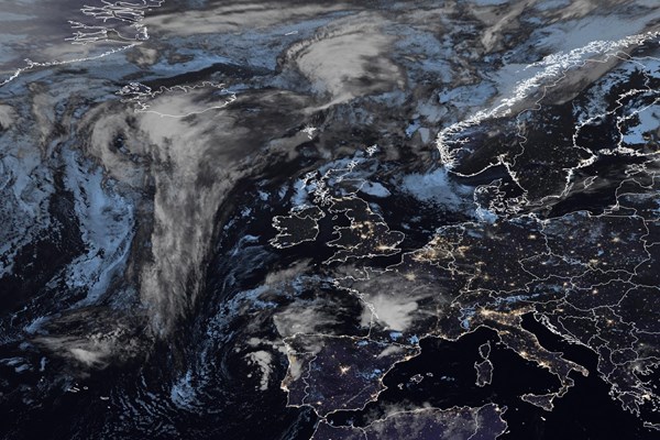 Latest EUMETSAT GeoColour satellite image of the UK and Europe