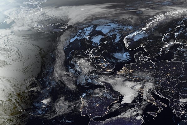 Latest EUMETSAT GeoColour satellite image of the UK and Europe