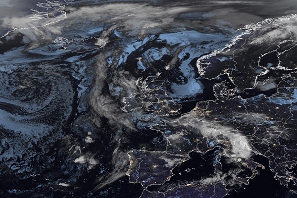 Latest EUMETSAT GeoColour satellite image of the UK and Europe