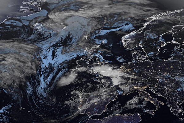Latest EUMETSAT GeoColour satellite image of the UK and Europe