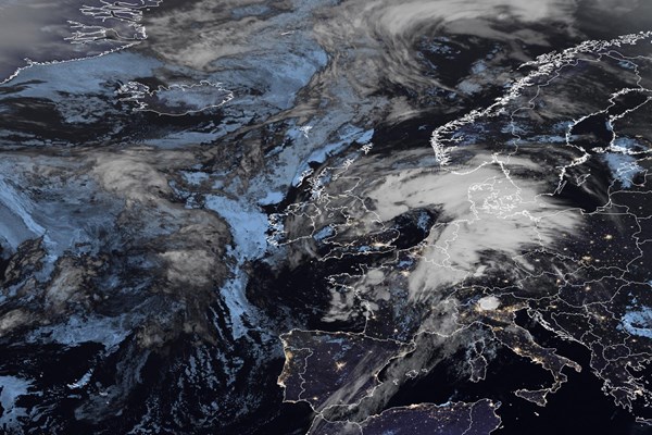 Latest EUMETSAT GeoColour satellite image of the UK and Europe