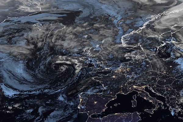 Latest EUMETSAT GeoColour satellite image of the UK and Europe