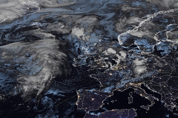 Latest EUMETSAT GeoColour satellite image of the UK and Europe