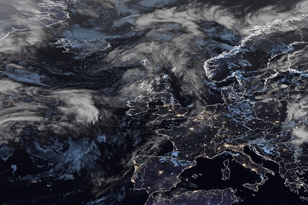Latest EUMETSAT GeoColour satellite image of the UK and Europe