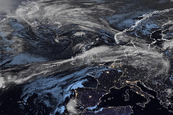 Latest EUMETSAT GeoColour satellite image of the UK and Europe