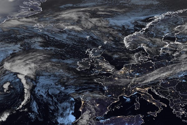 Latest EUMETSAT GeoColour satellite image of the UK and Europe