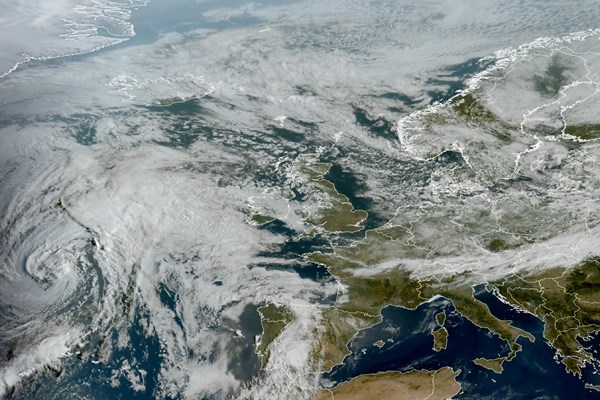 Latest EUMETSAT GeoColour satellite image of the UK and Europe