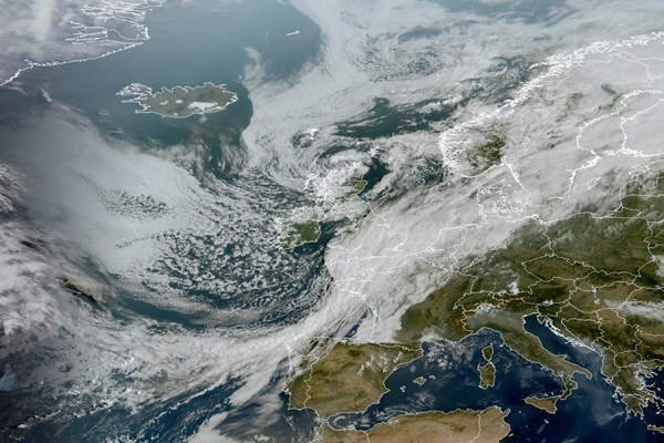 Latest EUMETSAT GeoColour satellite image of the UK and Europe