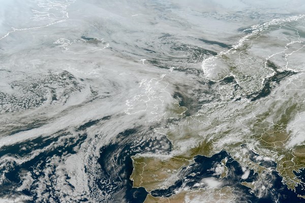 Latest EUMETSAT GeoColour satellite image of the UK and Europe