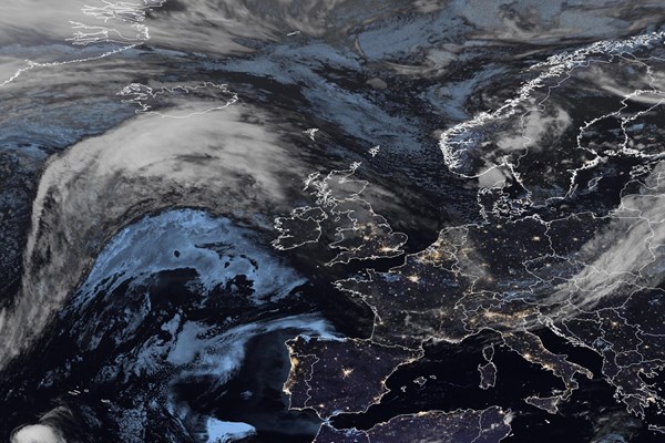 Latest EUMETSAT GeoColour satellite image of the UK and Europe