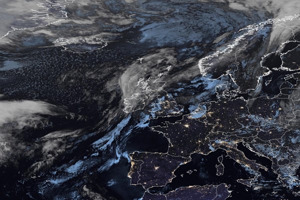 Latest EUMETSAT GeoColour satellite image of the UK and Europe