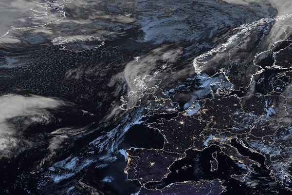 Latest EUMETSAT GeoColour satellite image of the UK and Europe
