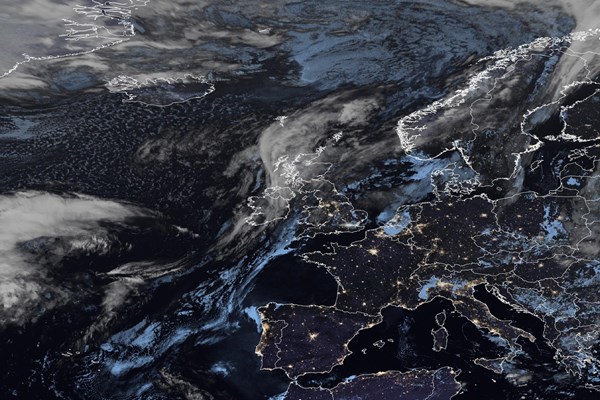 Latest EUMETSAT GeoColour satellite image of the UK and Europe