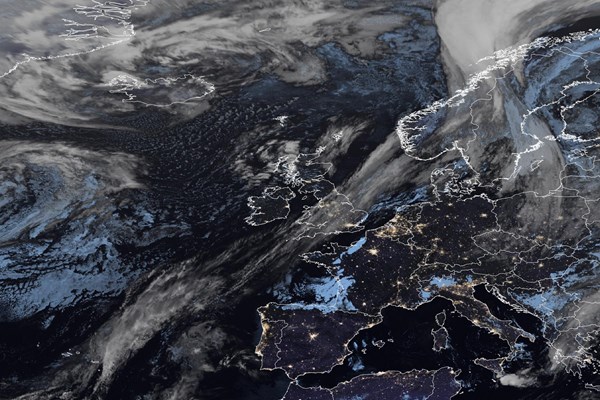 Latest EUMETSAT GeoColour satellite image of the UK and Europe