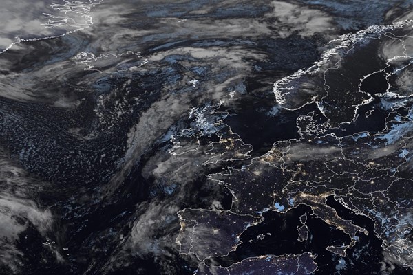 Latest EUMETSAT GeoColour satellite image of the UK and Europe