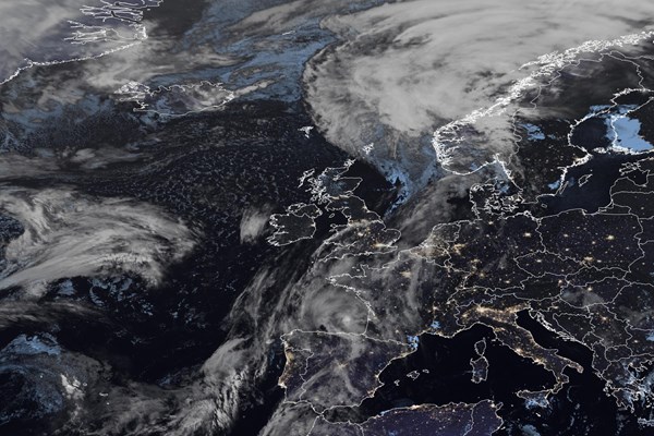 Latest EUMETSAT GeoColour satellite image of the UK and Europe