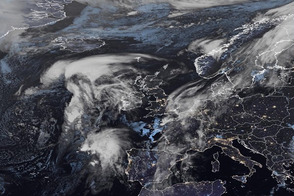 Latest EUMETSAT GeoColour satellite image of the UK and Europe