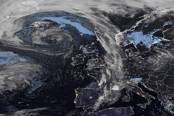 Latest EUMETSAT GeoColour satellite image of the UK and Europe