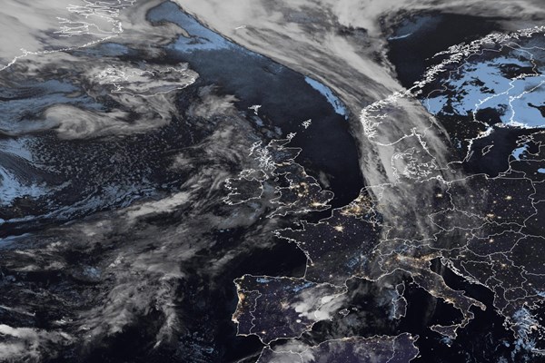 Latest EUMETSAT GeoColour satellite image of the UK and Europe