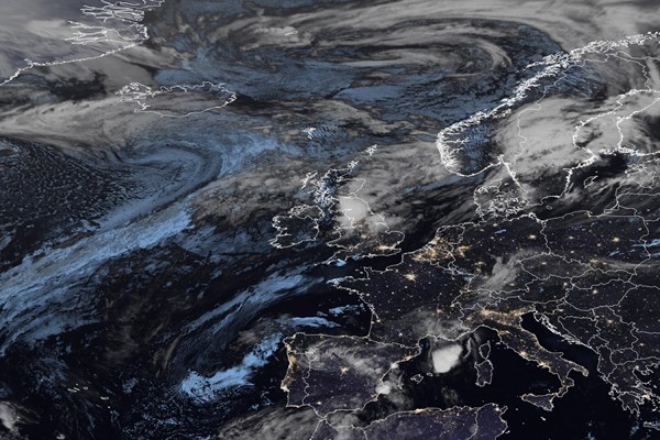 Latest EUMETSAT GeoColour satellite image of the UK and Europe