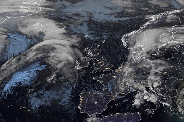Latest EUMETSAT GeoColour satellite image of the UK and Europe