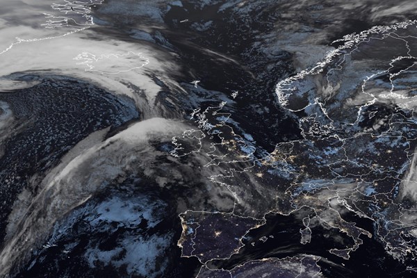 Latest EUMETSAT GeoColour satellite image of the UK and Europe