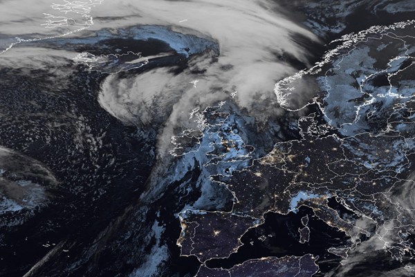 Latest EUMETSAT GeoColour satellite image of the UK and Europe