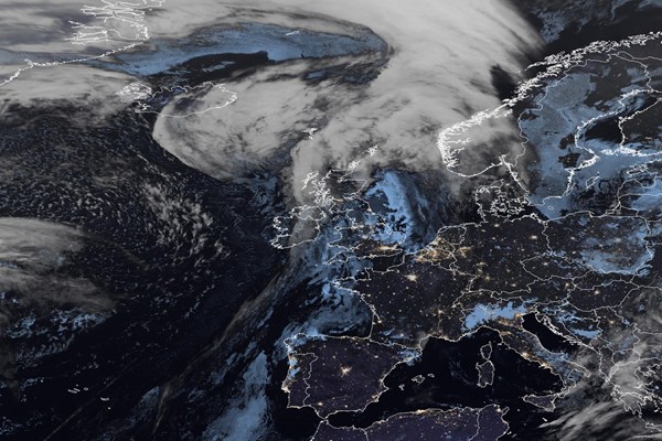 Latest EUMETSAT GeoColour satellite image of the UK and Europe