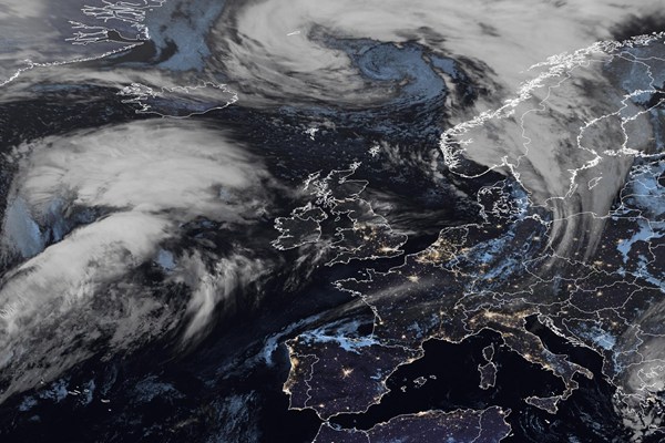 Latest EUMETSAT GeoColour satellite image of the UK and Europe