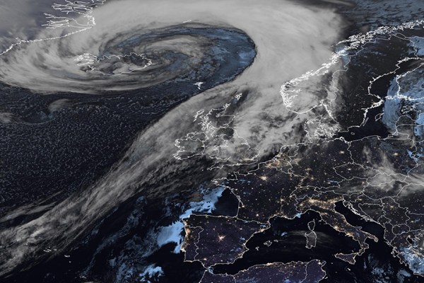 Latest EUMETSAT GeoColour satellite image of the UK and Europe